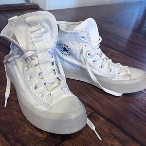 Converse Women's All Star White High-Tops size 7 men’s size 5